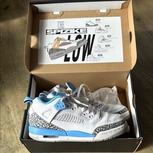 Jordan Kids Sneakers AJIII Midsole and Elephant print, size 4Y